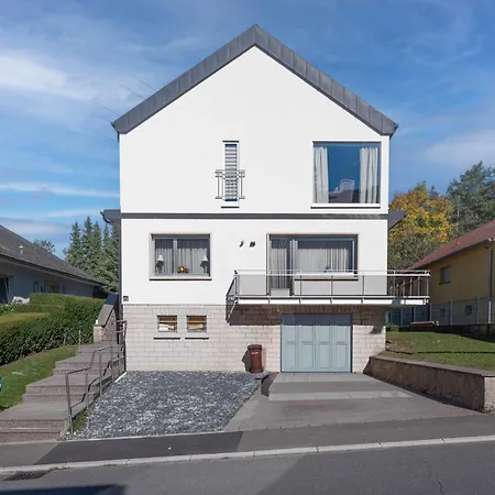 3br Near Luxembourg Airport & Apartment